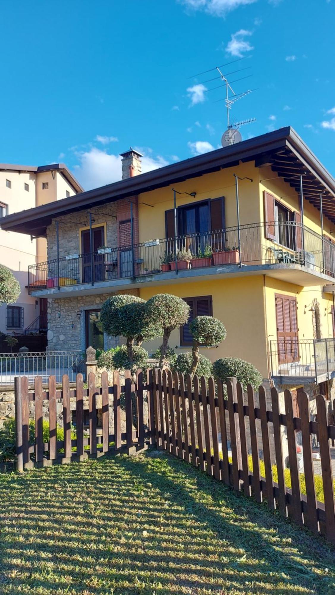 Al Vecchio Lavatoio Hotell Colle Brianza Exteriör bild