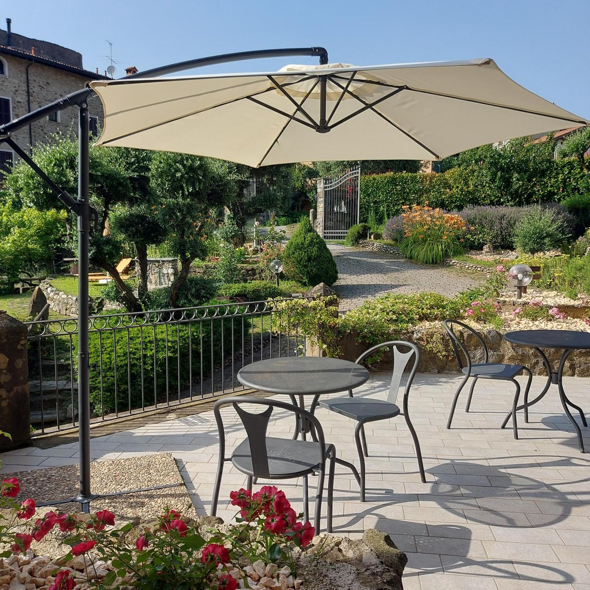 Al Vecchio Lavatoio Hotell Colle Brianza Exteriör bild